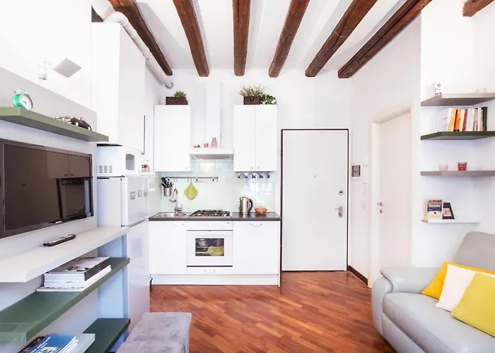 Cosy And Bright Flat In The Heart Of Porta Venezia